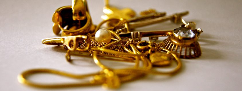 Goud oplichters bij juwelier Janki in Grou