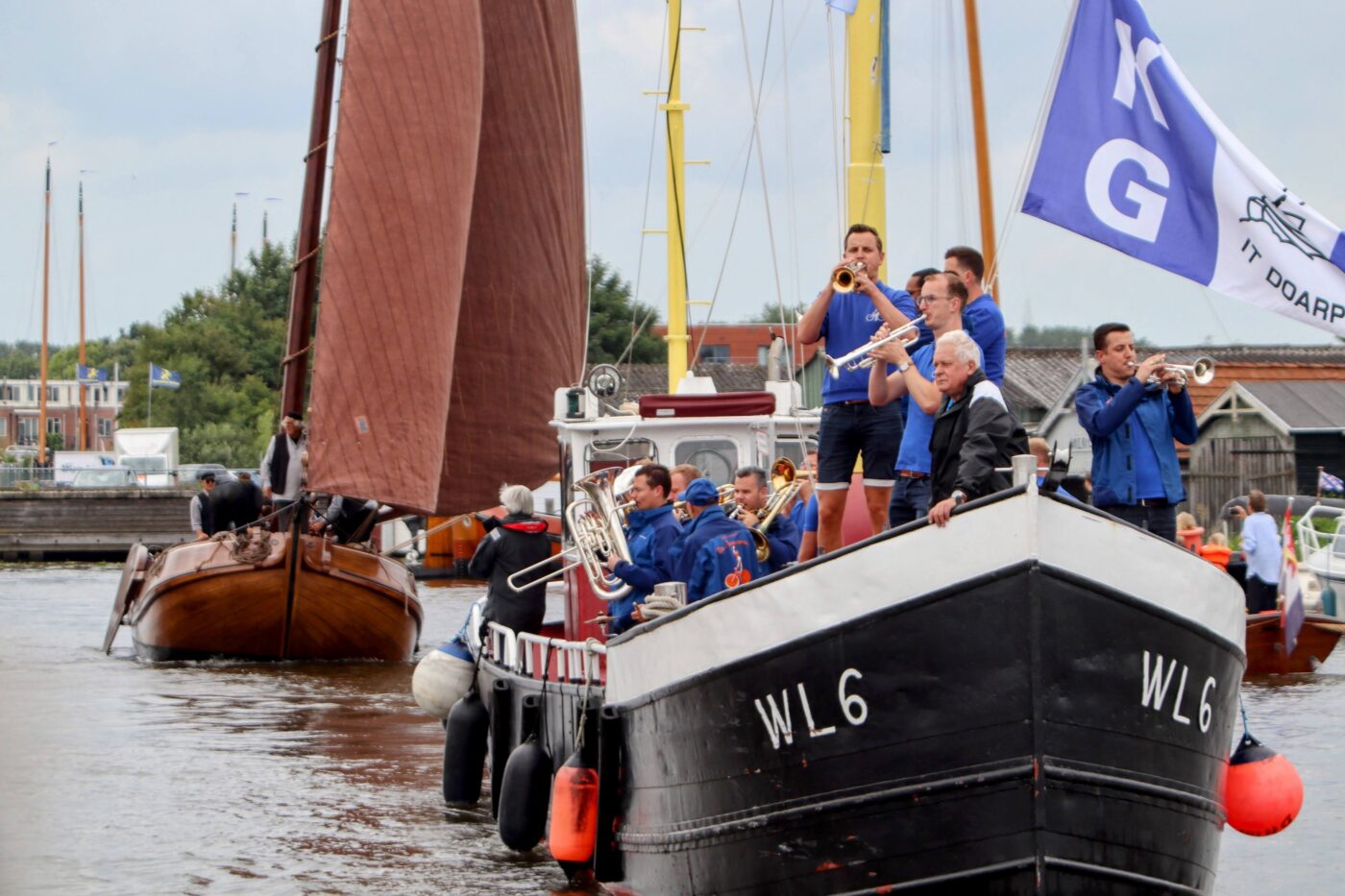 Feestelijk Huldiging SKS-kampioen Skûtsje Doarp Grou - Grousters.nl